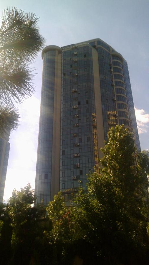 Dolphin Apartment Odessa Buitenkant foto